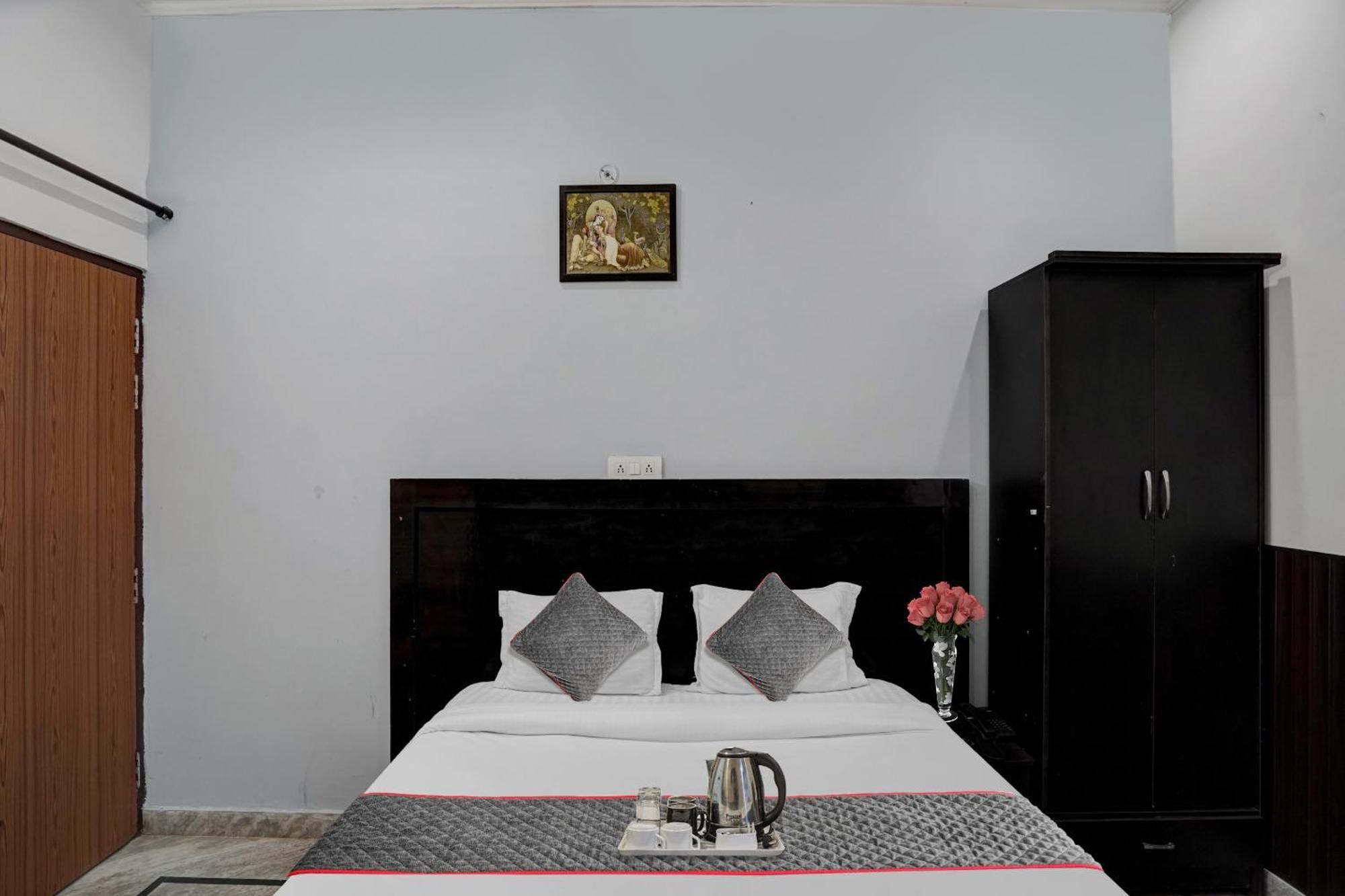 Hotel Collection O Samira Residency Near Botanic Garden Of Indian Republic à Noida Extérieur photo