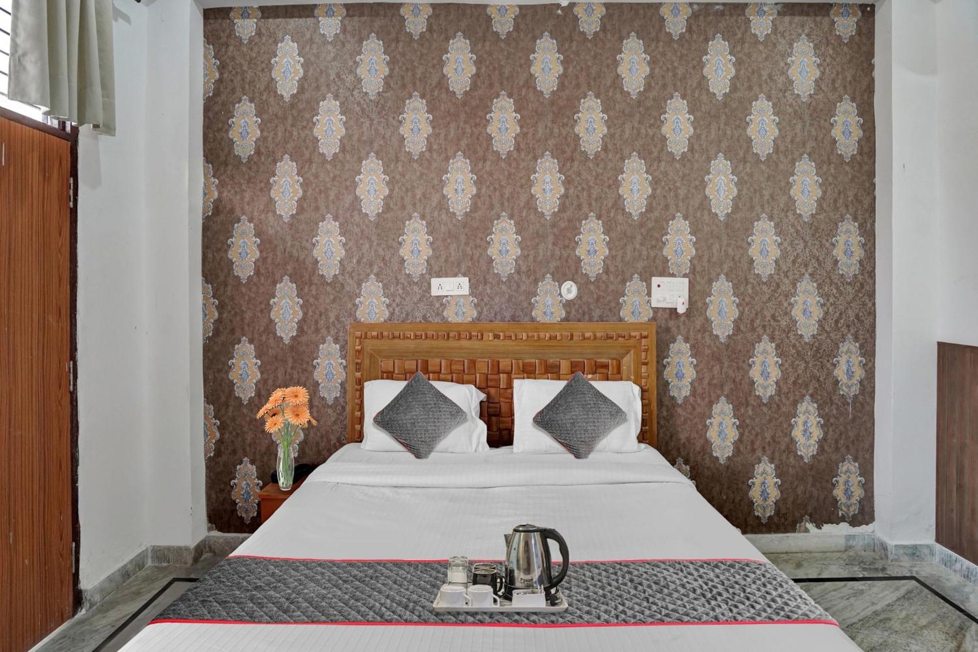 Hotel Collection O Samira Residency Near Botanic Garden Of Indian Republic à Noida Extérieur photo