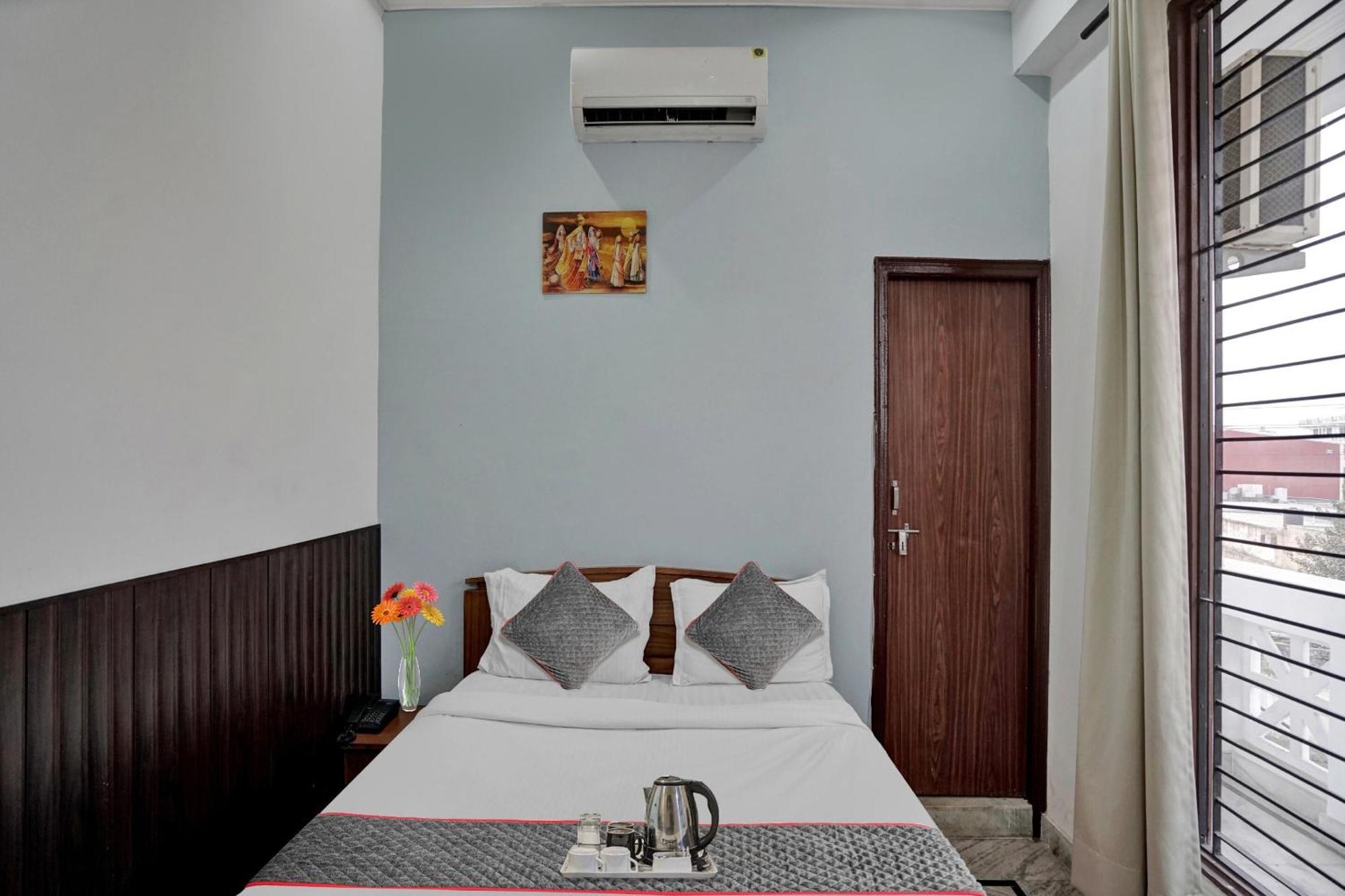 Hotel Collection O Samira Residency Near Botanic Garden Of Indian Republic à Noida Extérieur photo