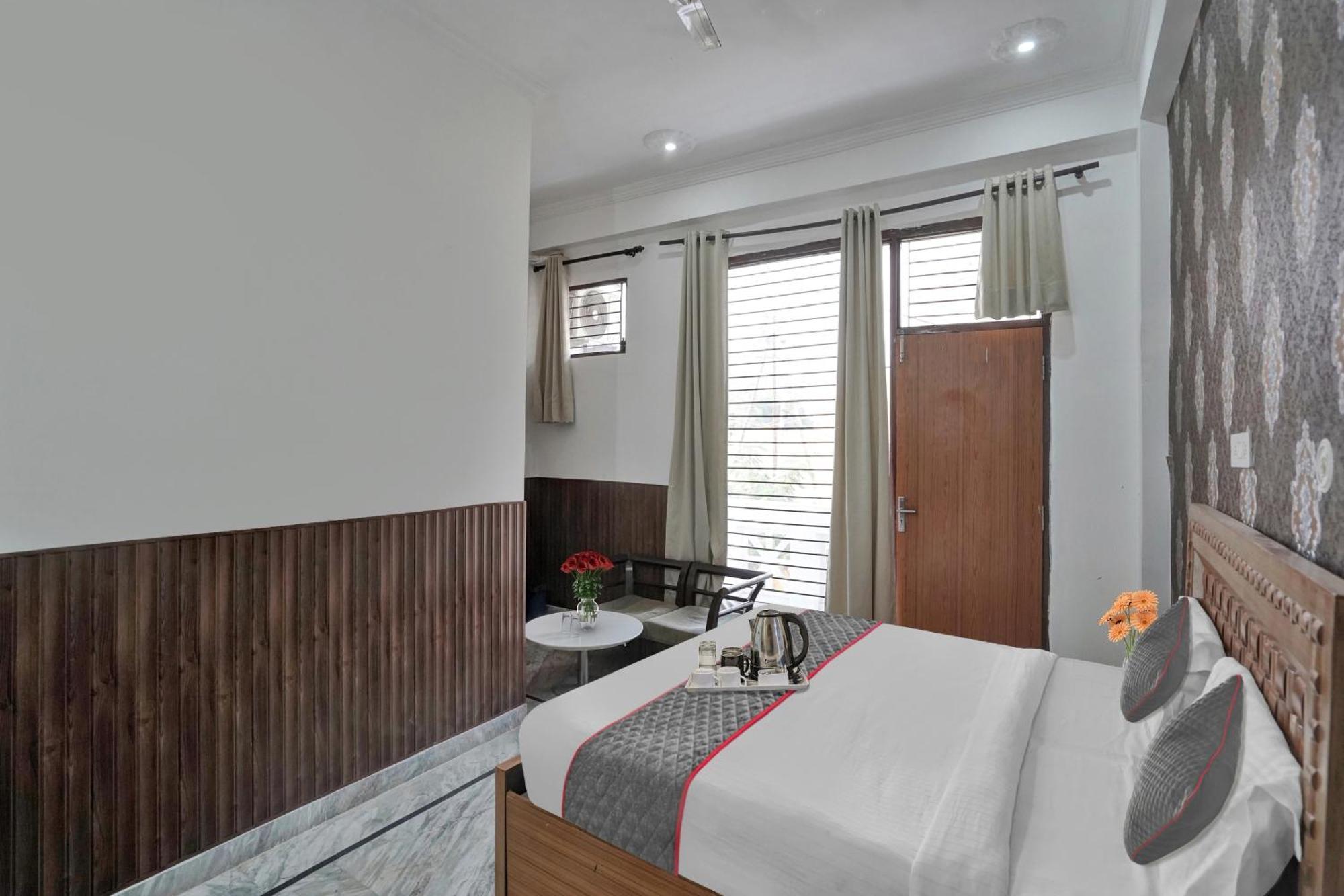 Hotel Collection O Samira Residency Near Botanic Garden Of Indian Republic à Noida Extérieur photo