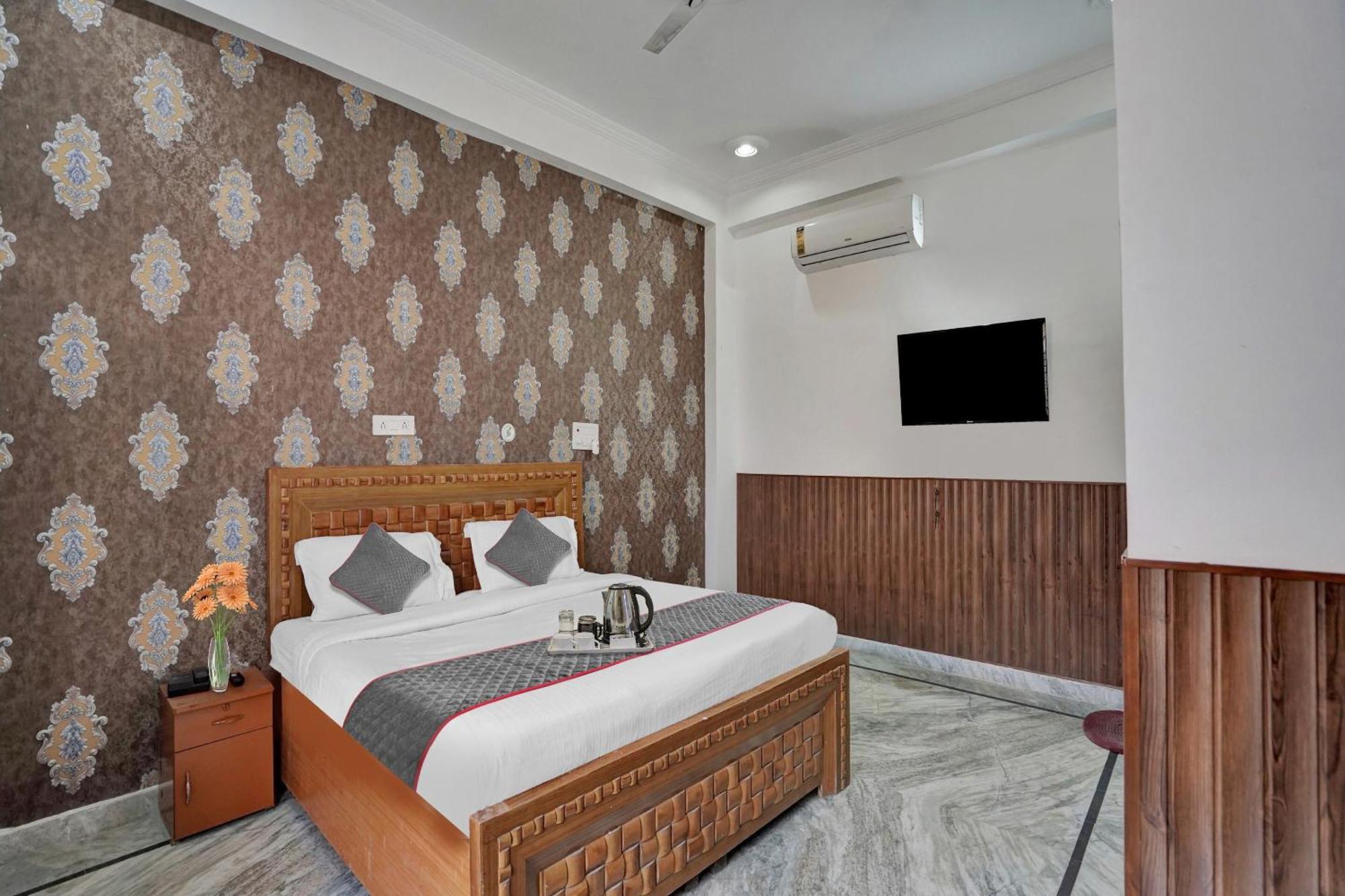 Hotel Collection O Samira Residency Near Botanic Garden Of Indian Republic à Noida Extérieur photo