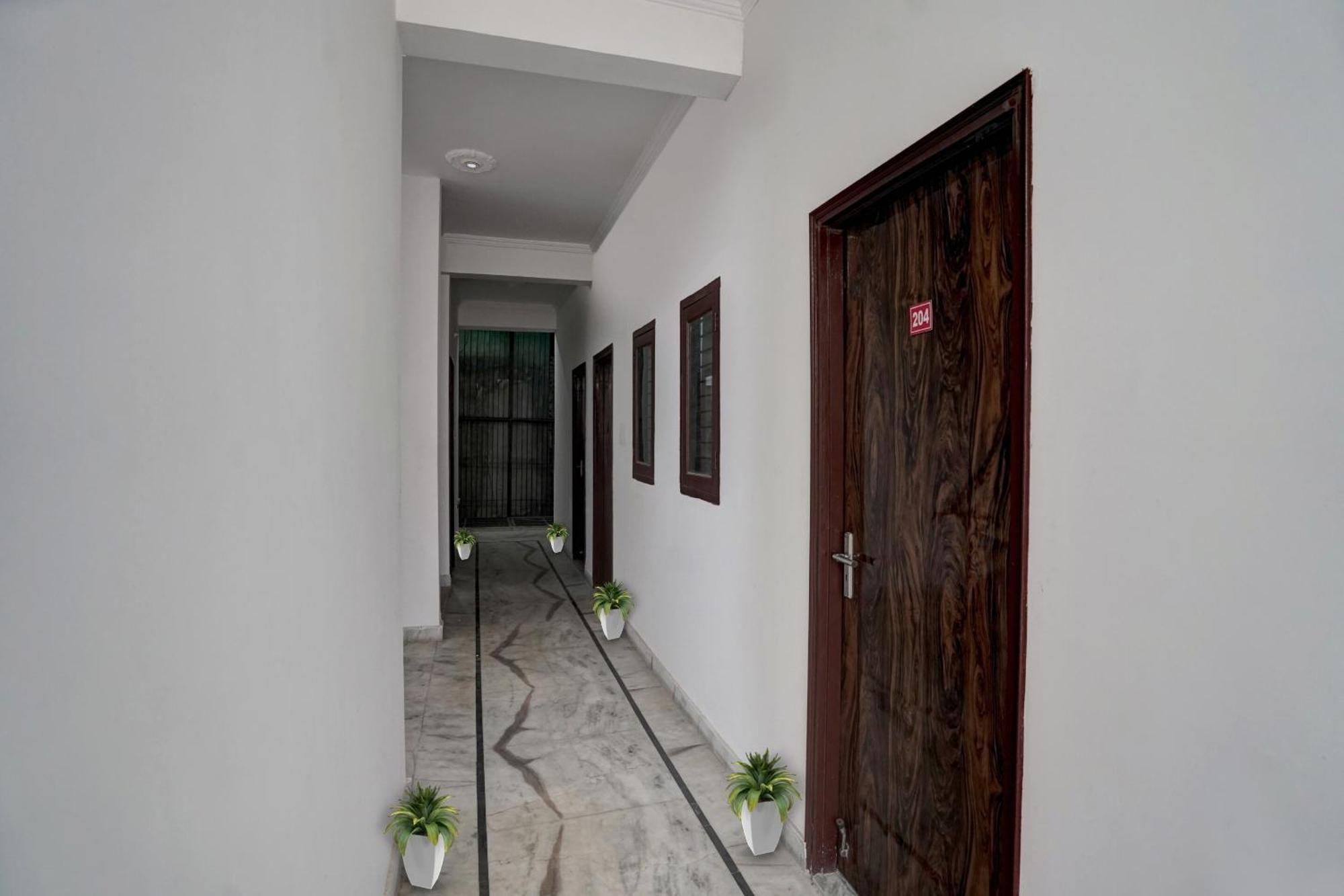Hotel Collection O Samira Residency Near Botanic Garden Of Indian Republic à Noida Extérieur photo
