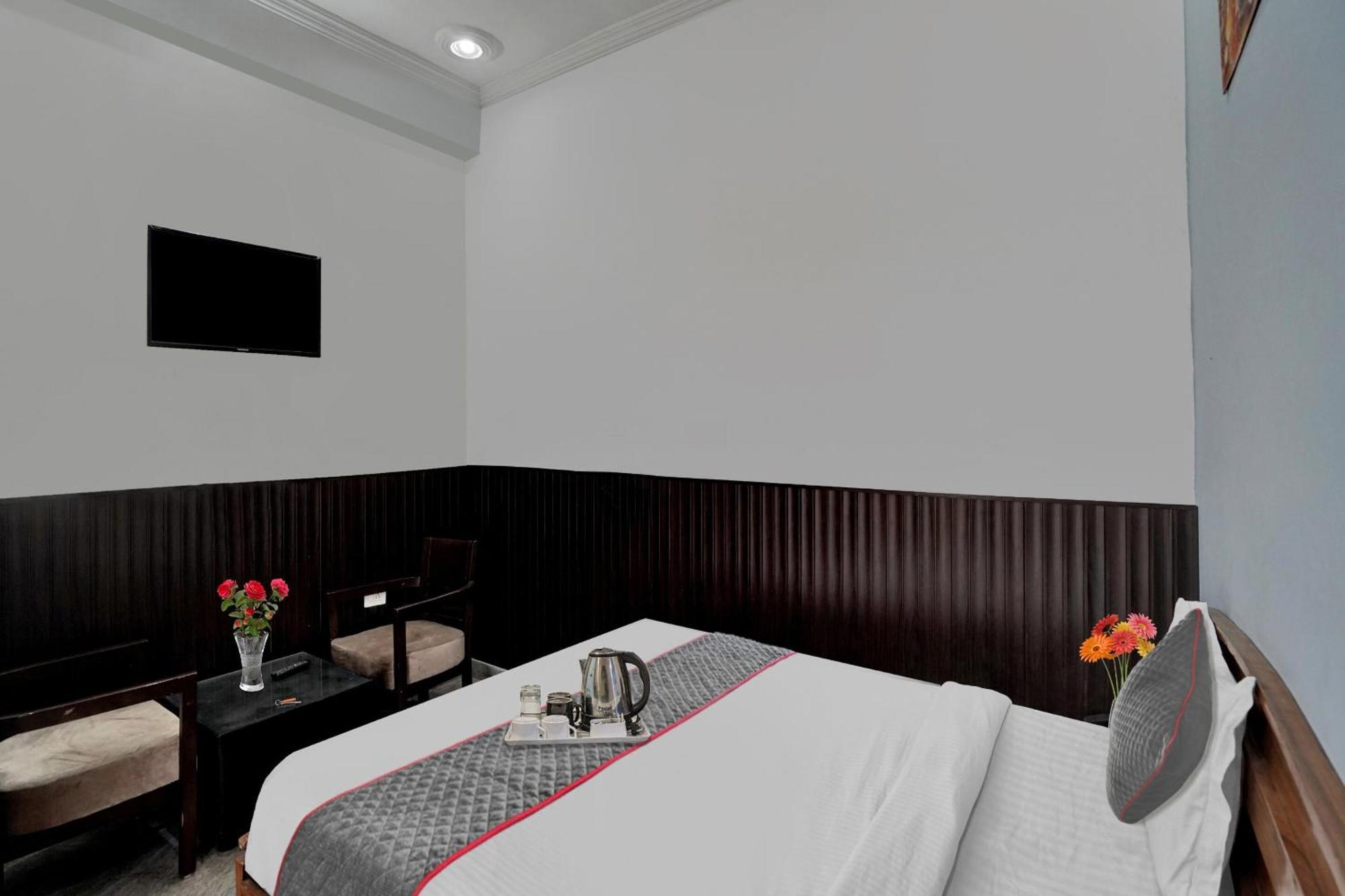 Hotel Collection O Samira Residency Near Botanic Garden Of Indian Republic à Noida Extérieur photo