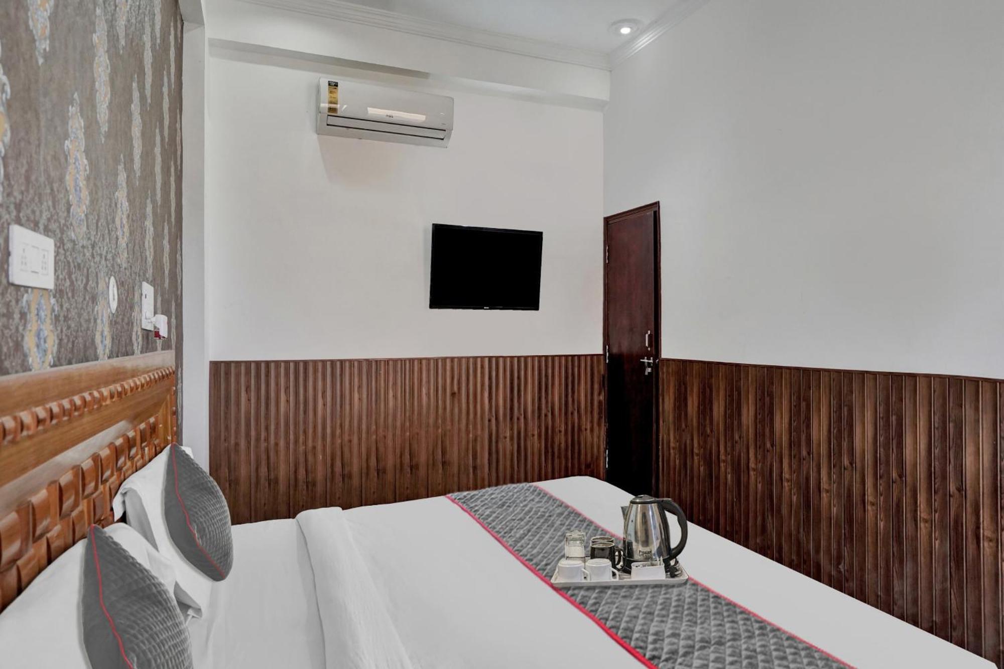 Hotel Collection O Samira Residency Near Botanic Garden Of Indian Republic à Noida Extérieur photo
