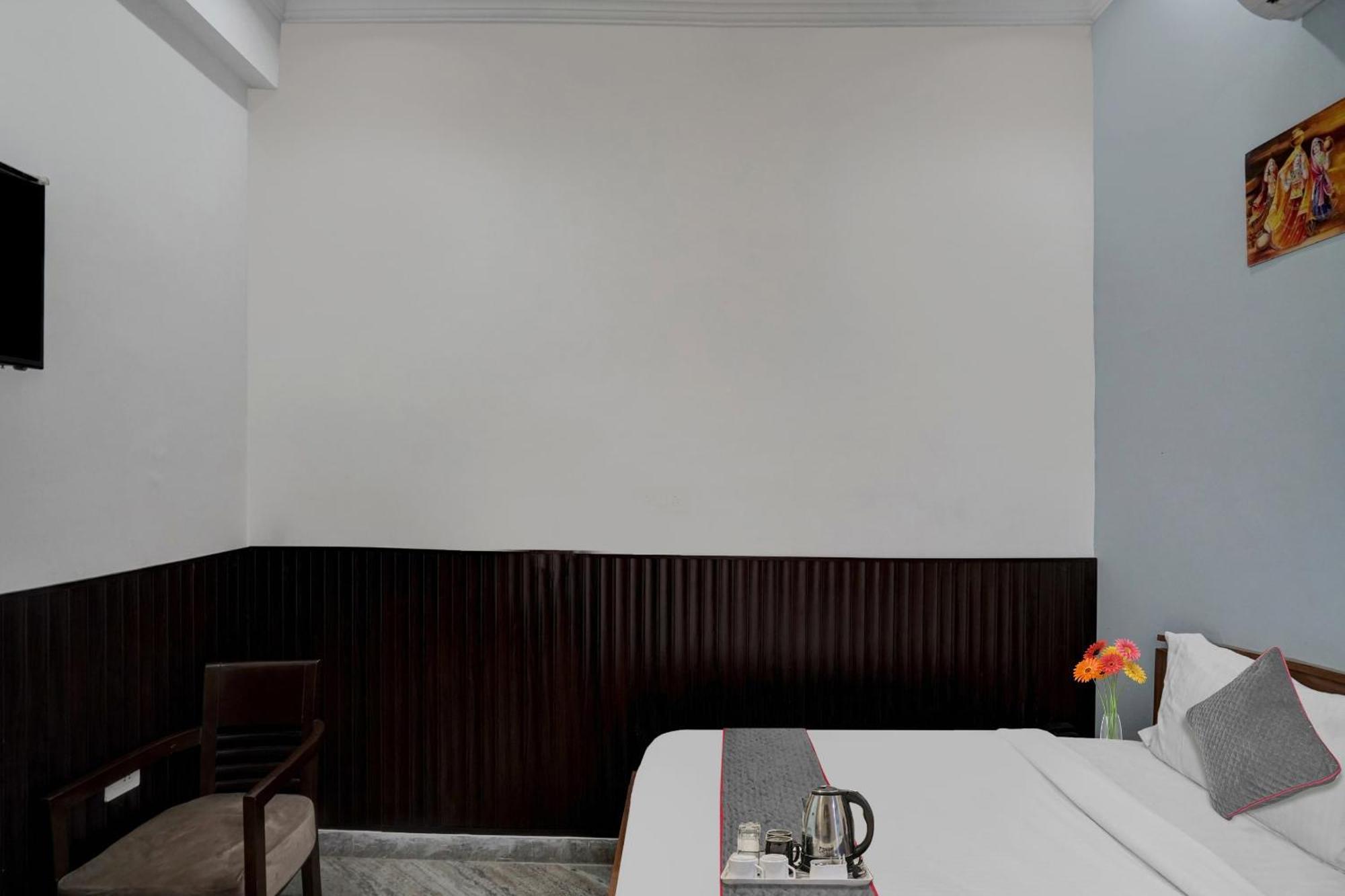 Hotel Collection O Samira Residency Near Botanic Garden Of Indian Republic à Noida Extérieur photo